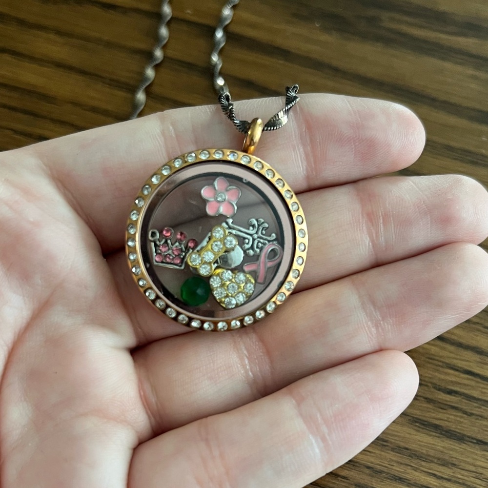 Locket necklace - Picture 2 of 3